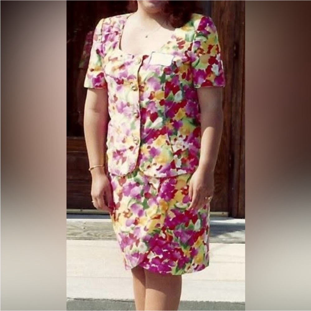 Colorful Floral Two-Piece Skirt Suit